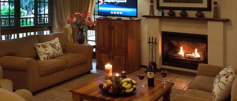 Family Duplex, 3 Bedrooms, Accessible, Non Smoking | Living area | Flat-screen TV, fireplace
