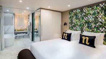 Phòng (nhow - Penthouse) | Két bảo mật tại phòng, bàn, màn/rèm cản sáng, bàn ủi/dụng cụ ủi quần áo