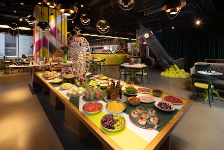 Daily buffet breakfast for a fee. nhow London