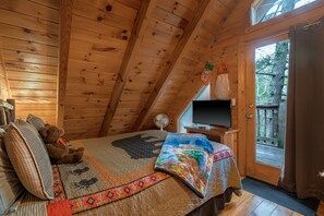 Cabin, 2 Bedrooms | 2 bedrooms, free WiFi, bed sheets - 26 Bearfoot Landing 2 Bedroom Cabin by RedAwning (Gatlinburg)