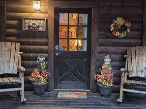 Cabin, 2 Bedrooms | Exterior detail