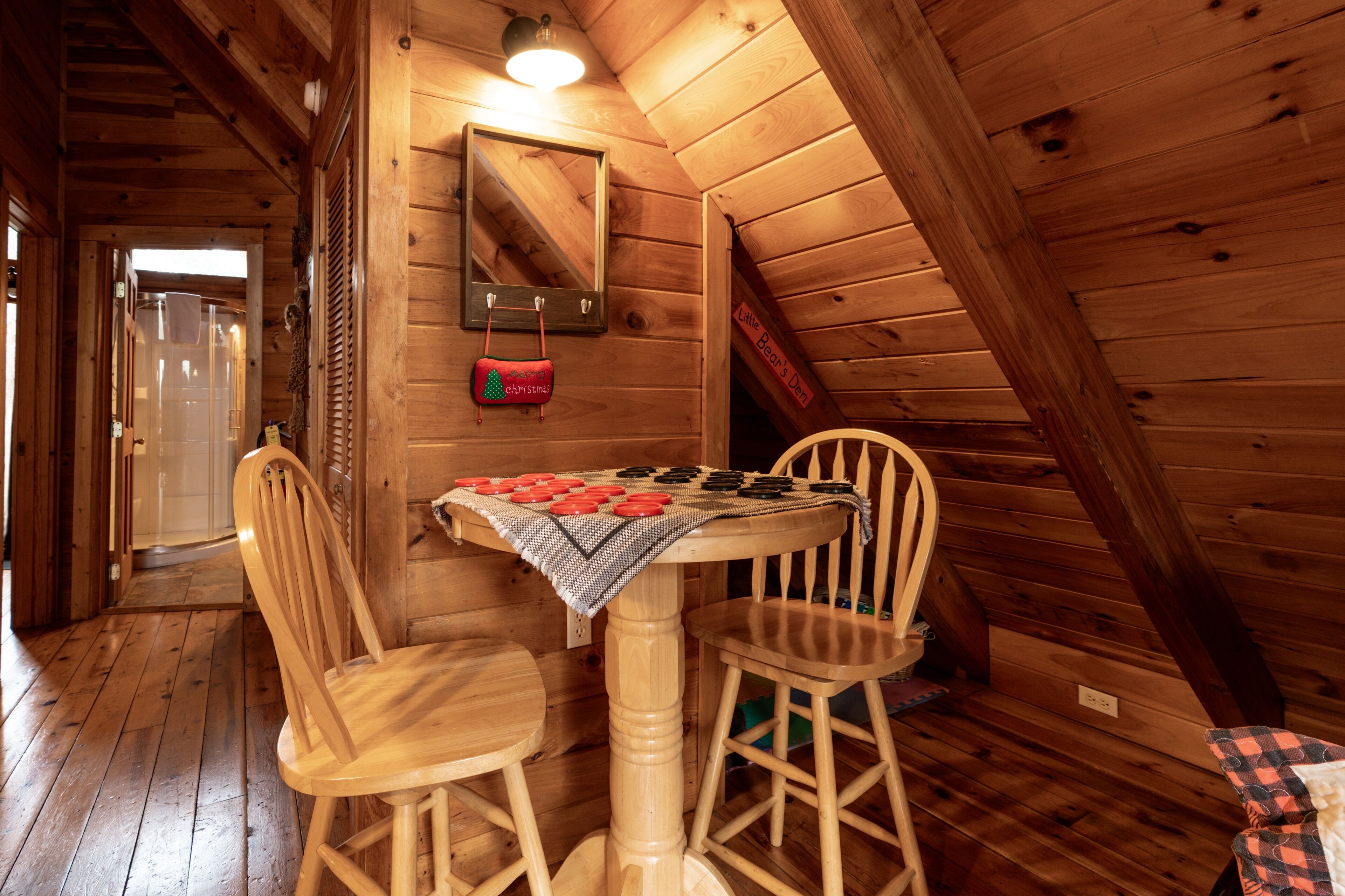 Cabin, 2 Bedrooms | Dining