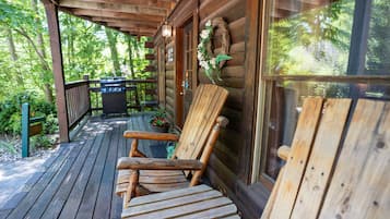 Cabin, 2 Bedrooms | Terrace/patio