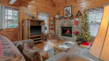 Cabin, 2 Bedrooms | Living area | TV