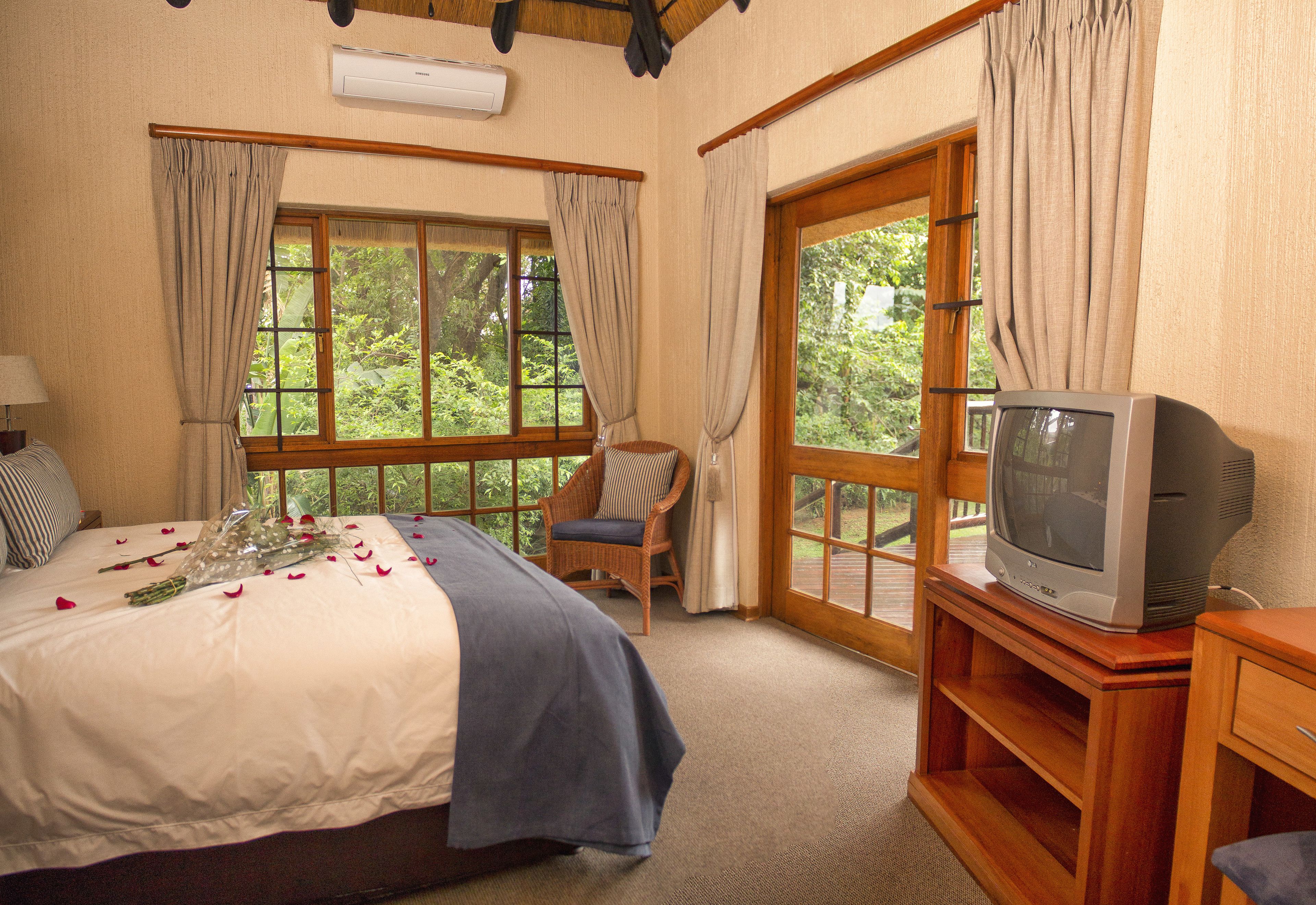 Familie huis, 2 slaapkamers, toegankelijk voor mindervaliden, niet-roken | 2 slaapkamers, een kluis op de kamer, een bureau