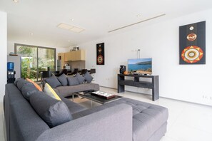 Télévision LED, lecteur de DVD