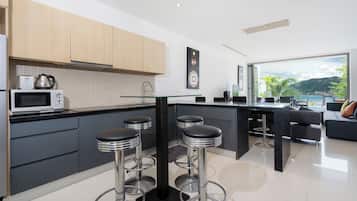 Fridge, microwave, oven, dishwasher