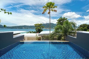 An infinity pool - Villa 3 oceanfront pool villa (Tambon Patong)