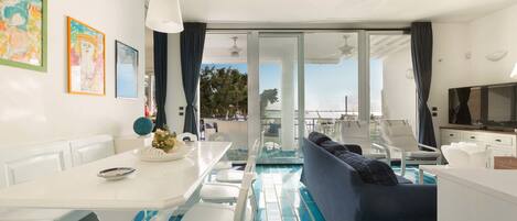 Comfort-huoneisto, 3 makuuhuonetta (1287-PP Apartment) | Oleskelualue | Televisio
