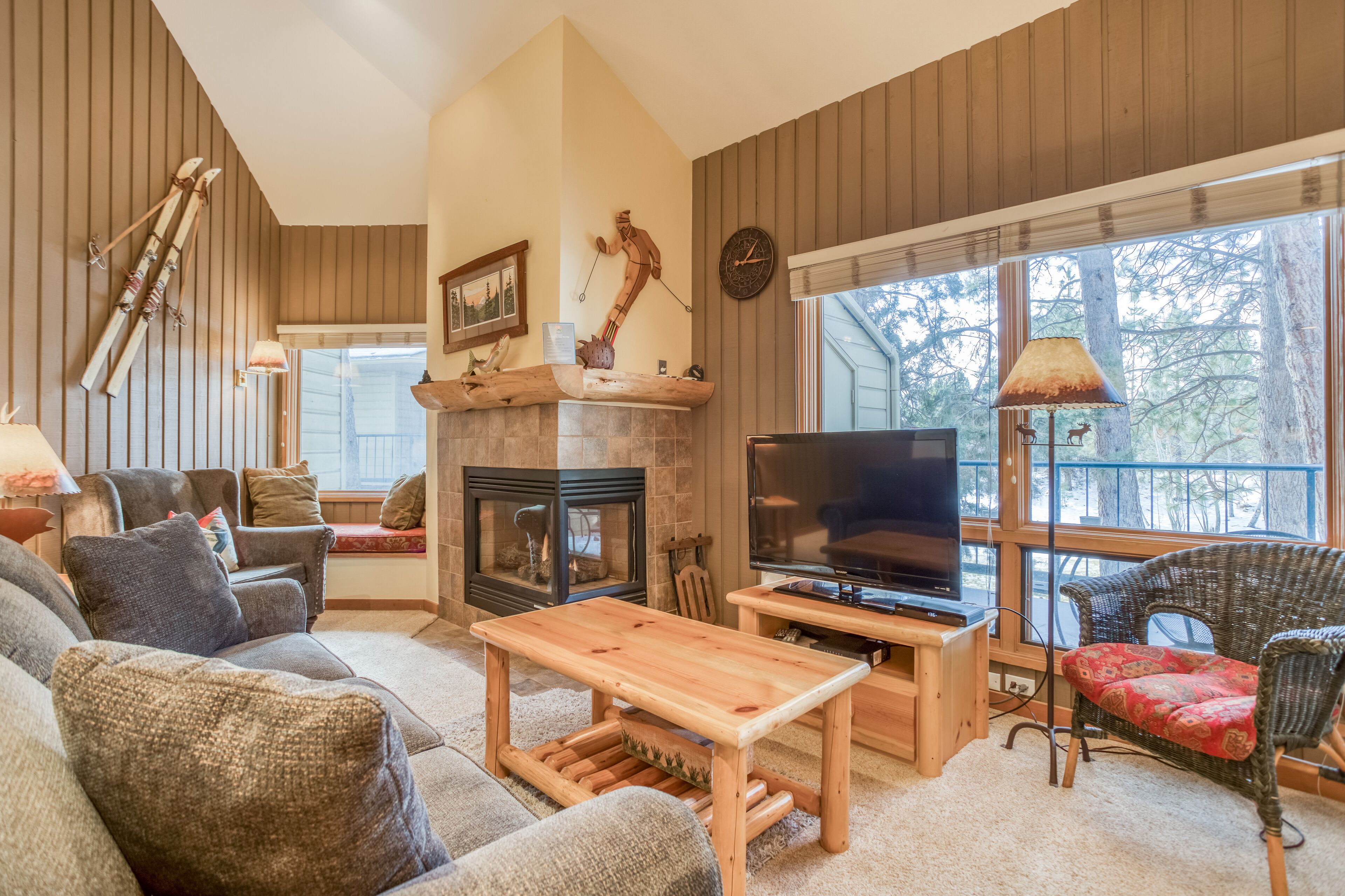 Location and Privacy in Upper-Level Condo with Mt. Bachelor Village Amenities!