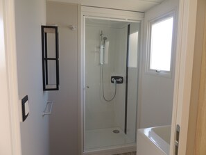 Bathroom shower - Camping De La Pree (Prefailles)
