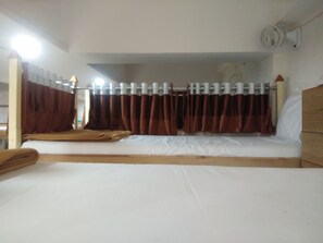 Shared Dormitory, 1 Twin Bed, Non Smoking | Reception hall - Sunshine dormitory (Ahmedabad)