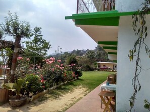 Property grounds - StayApart - Maa Anadmayee Guest House (Almora)