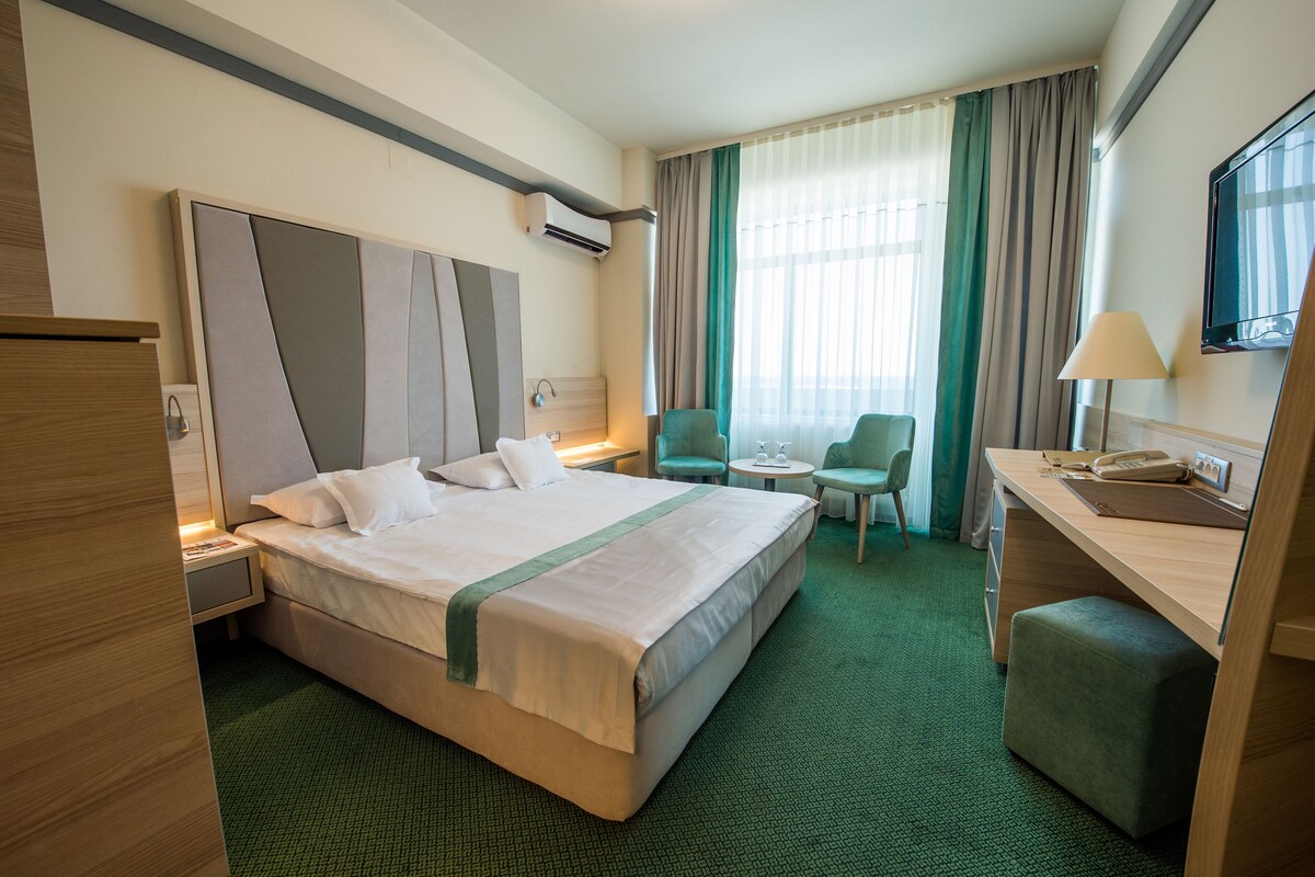 1 Schlafzimmer, Minibar, Zimmersafe, Schreibtisch