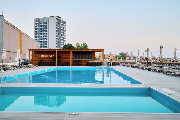 Außenpool (je nach Saison geöffnet)