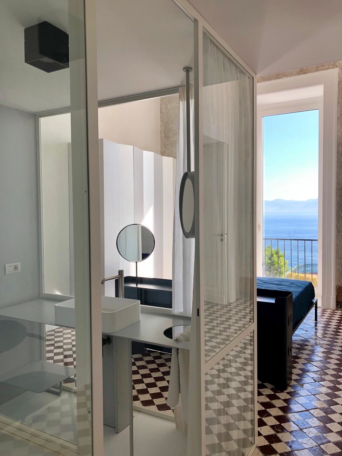 Chambre Double Deluxe, balcon, vue mer (Palazzo Don'Anna) | Coffres-forts dans les chambres, Wi-Fi gratuit, draps fournis