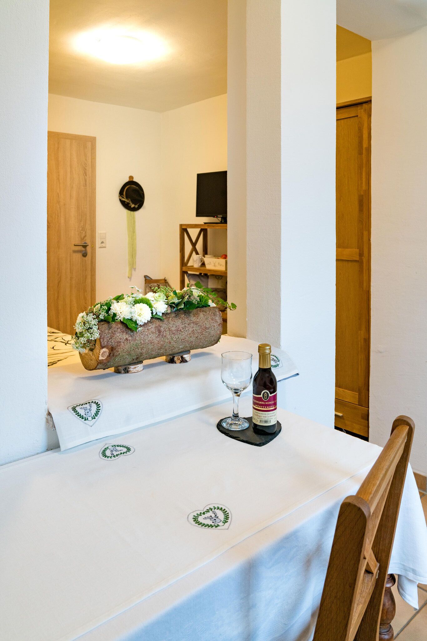 Single Room | In-room dining