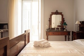 Comfort Double Room | Desk, blackout drapes, free WiFi, bed sheets - Casa Sipione Papa (Modica)