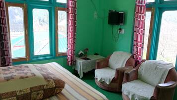 1 bedroom, desk, rollaway beds, free WiFi