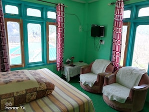 1 bedroom, desk, rollaway beds, free WiFi