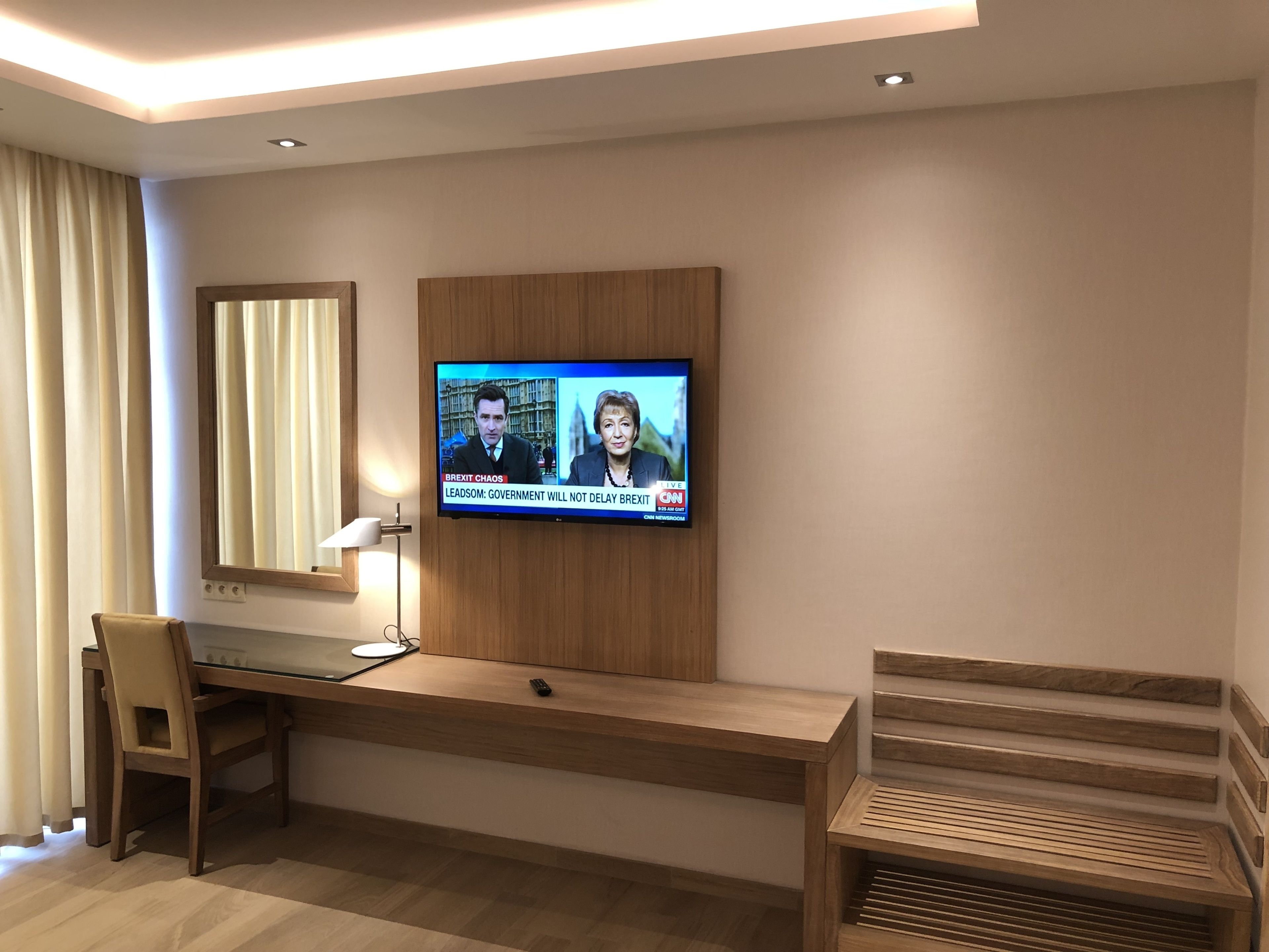 comfort single room, city view | room amenity