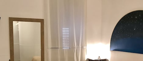 Habitación doble | Caja de seguridad en la habitación, escritorio y insonorización