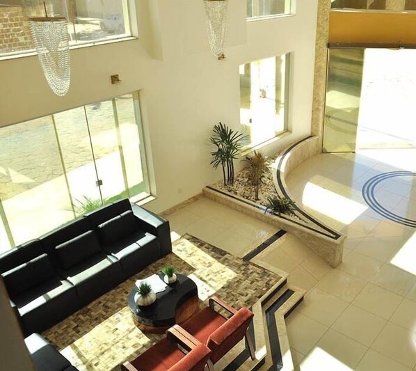 Lobby sitting area - Hotel Ouro Norte (Janauba)