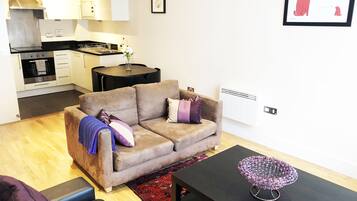 Apartment | Living area | Flat-screen TV