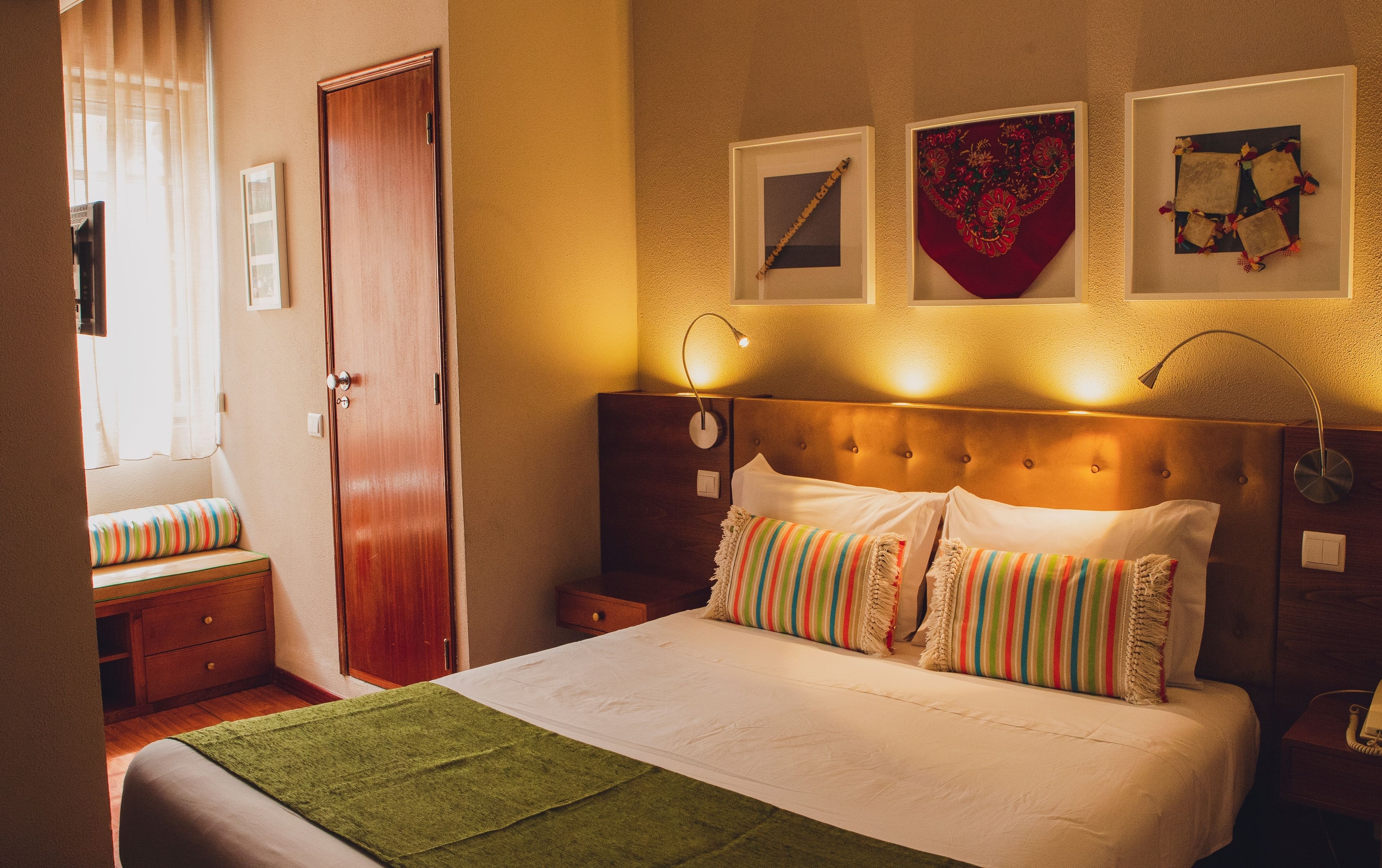 in-room safe, individually decorated, individually furnished, desk