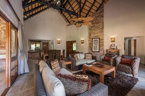 Family House, Multiple Beds, Non Smoking | Living room | Flat-screen TV - Kruger Park Lodge unit No. 277 (Mbombela)
