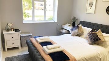 Apartment | Iron/ironing board, free WiFi, bed sheets