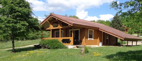 Chalet básico, 3 habitaciones (Helsinki) | Cunas (de pago)