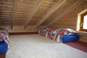 3 habitaciones, caja de seguridad en la habitación y cuna de viaje 