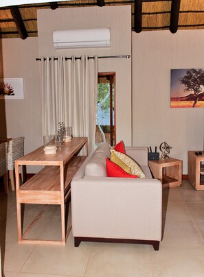 Family House | Living area | Flat-screen TV - Kruger Park Lodge Unit 509 (Mbombela)