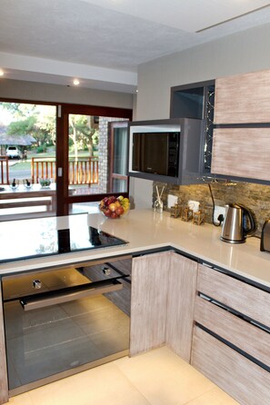 Maison Familiale | Cuisine privée | Réfrigérateur, micro-ondes, four, plaque de cuisson