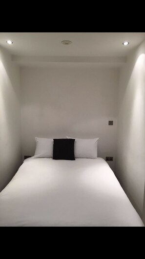 Standard Apartment | Free WiFi, bed sheets, wheelchair access
