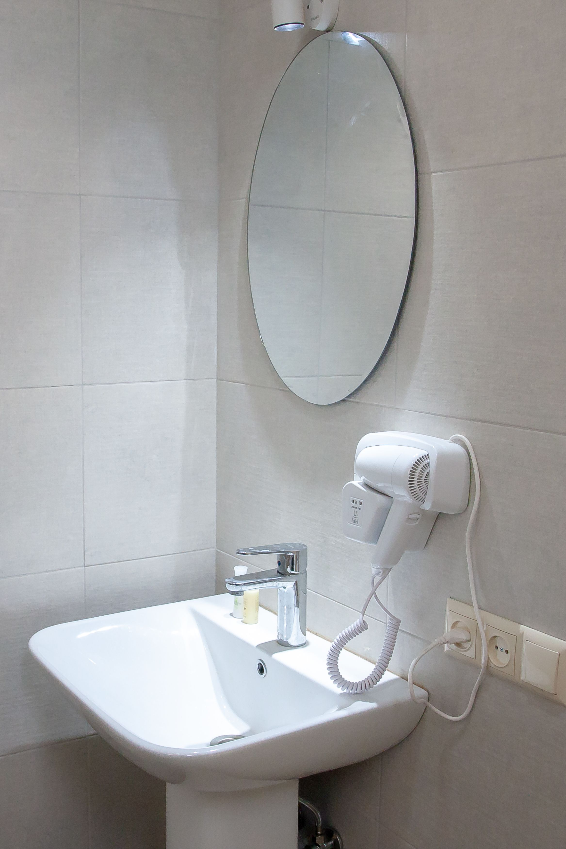 luxury triple room, balcony | 1 bedroom, desk, soundproofing, iron/ironing board