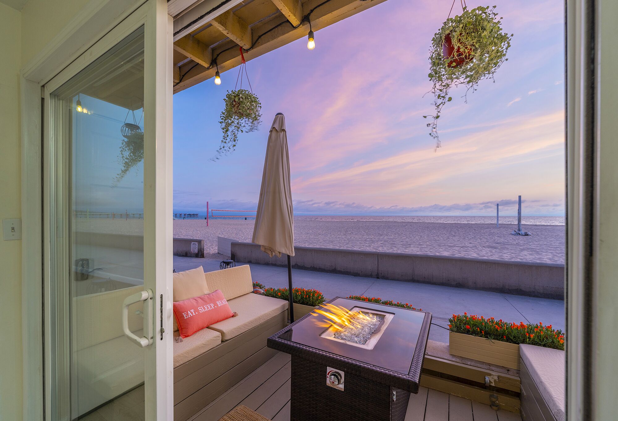 "Waterfront Bliss: The Envy of Every Traveler" 3X Hall of Fame Accommodations