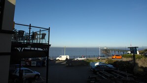 Water view - The Moon and Sixpence (Clevedon)