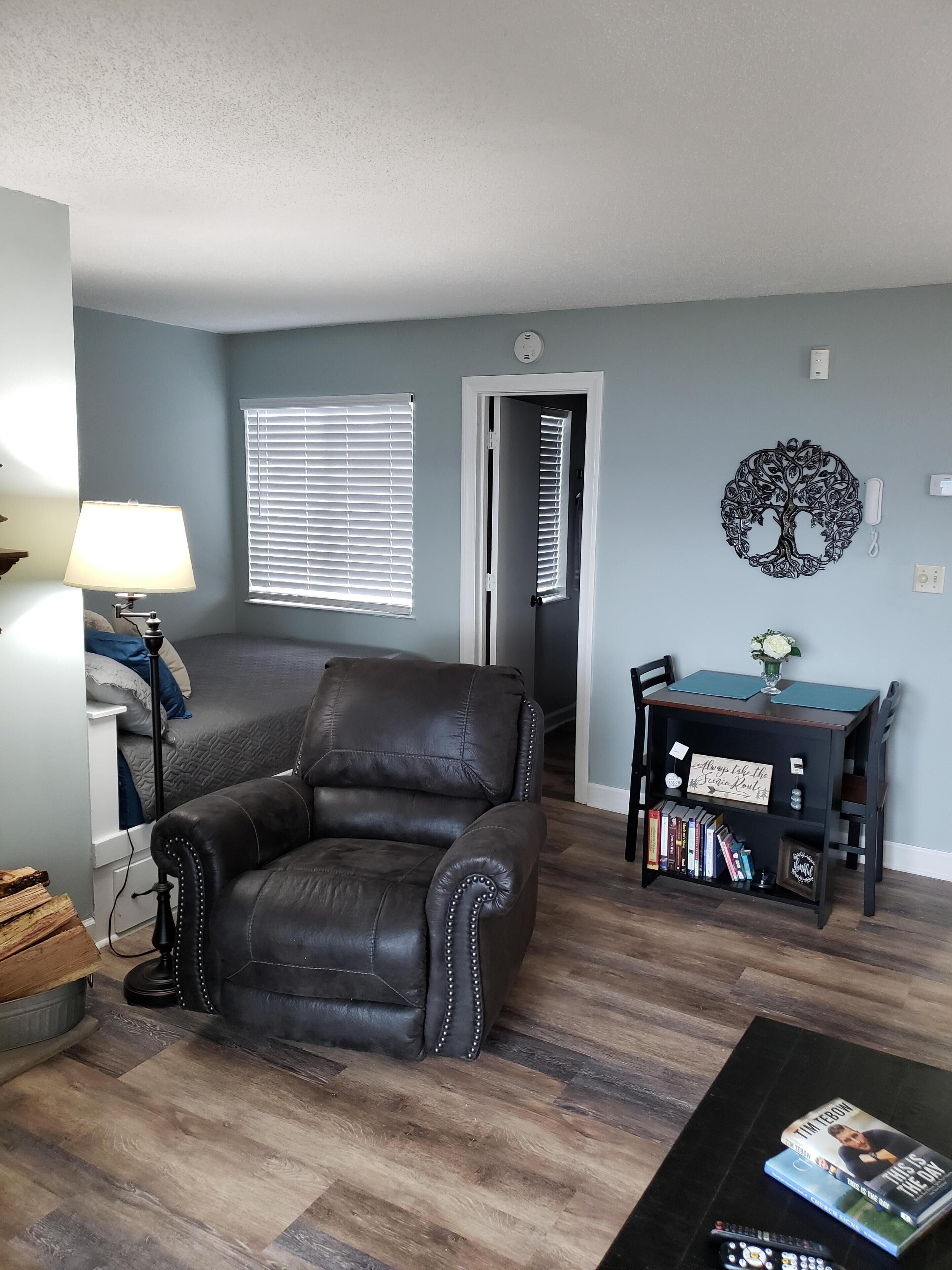 Peaceful Studio with Breathtaking Mountain View