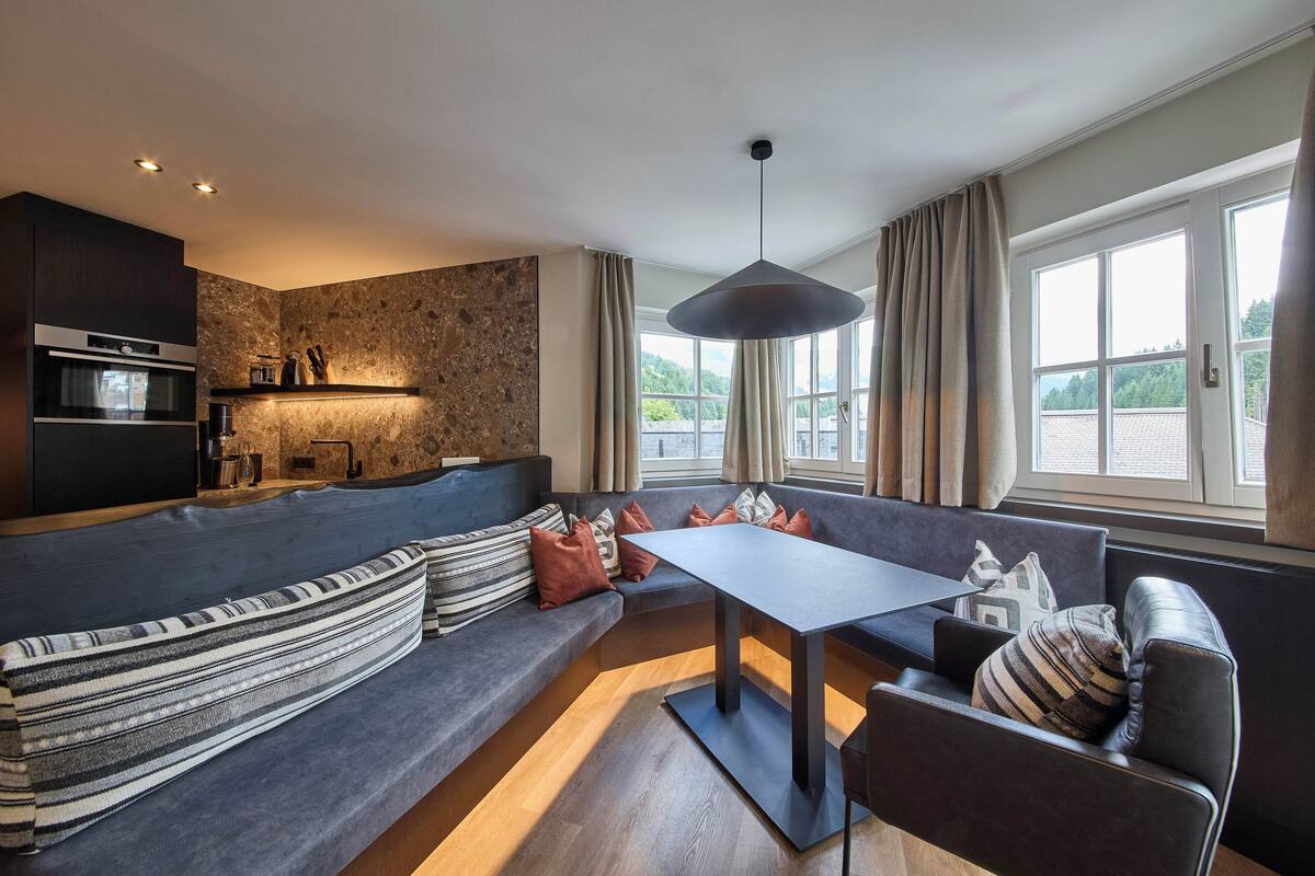 Apartment, 2 Bedrooms, Non Smoking (Appartement Top 5) | Living area | Flat-screen TV