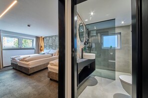 Apartment, 3 Schlafzimmer (Appartement Top 1) | Individuell dekoriert, individuell eingerichtet, schallisolierte Zimmer