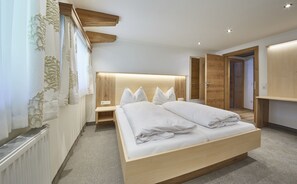 Apartment, 2 Bedrooms (Appartement Top 7) | 1 bedroom, individually decorated, individually furnished, soundproofing