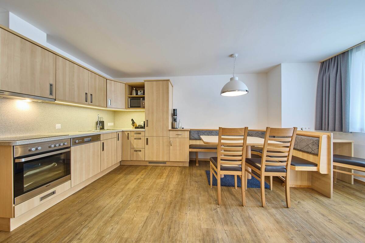 Apartment, 2 Bedrooms (Appartement Top 10) | Living area | Flat-screen TV