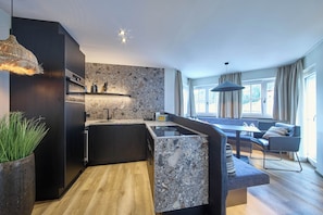 Apartment, 2 Bedrooms, Non Smoking (Appartement Top 5) | Private kitchen | Microwave, stovetop, coffee/tea maker, electric kettle