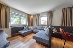 Apartment, 3 Bedrooms (Appartement Top 2) | Living area | Flat-screen TV -  ThePoolhouse Boutique Lodge (Saalbach-Hinterglemm)