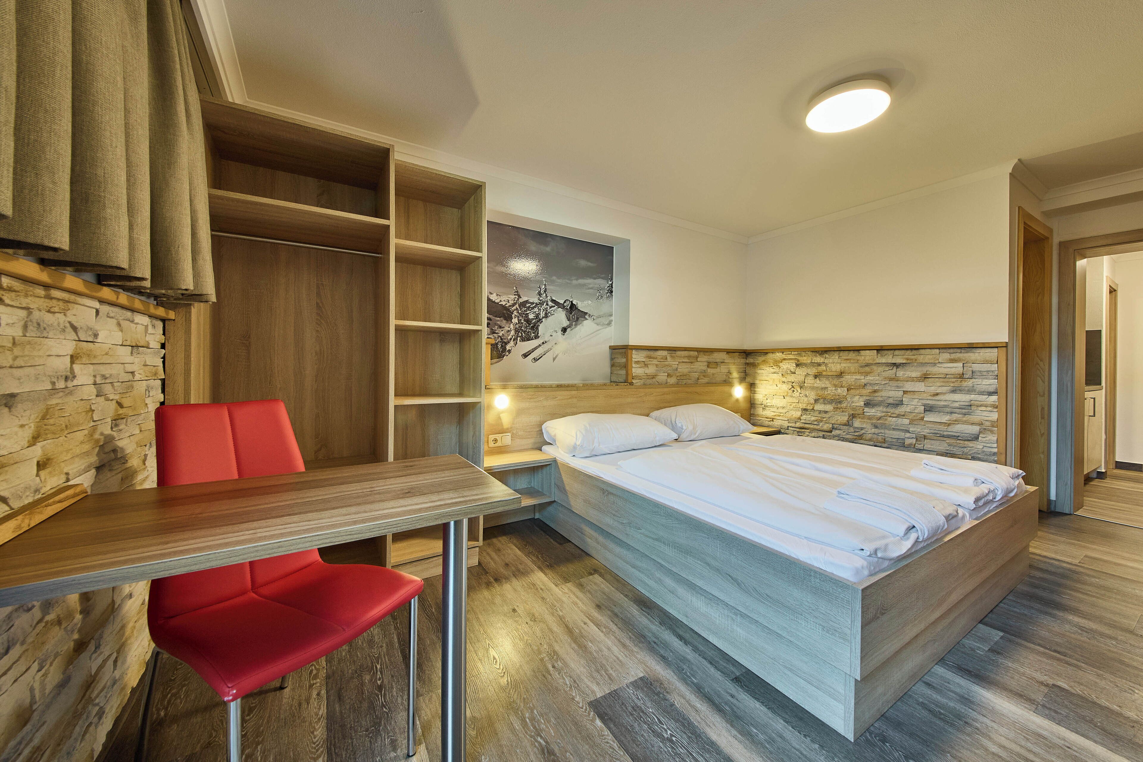 Apartamento clásico, 1 habitación, balcón | Sistema de insonorización y ropa de cama