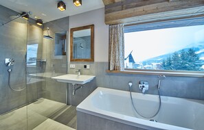 Chalet, 5 habitaciones, vistas a la montaña (Chalet Top 2) | Baño | Toallas