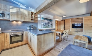Apartment, 3 Bedrooms, Mountain View (Appartement Top 1) | Private kitchen - Chalet Guter Hirte (Saalbach-Hinterglemm)