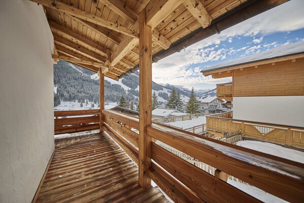 House, 5 Bedrooms, Mountain View (Appartement) | Balcony view - D-Town Lodge (Saalbach-Hinterglemm)